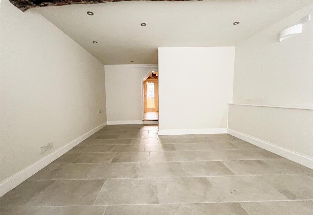 House in Salisbury - View 5