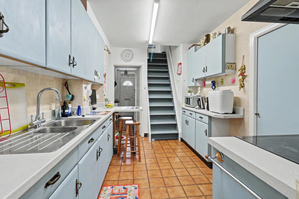 House in Slough, Cippenham - View 3
