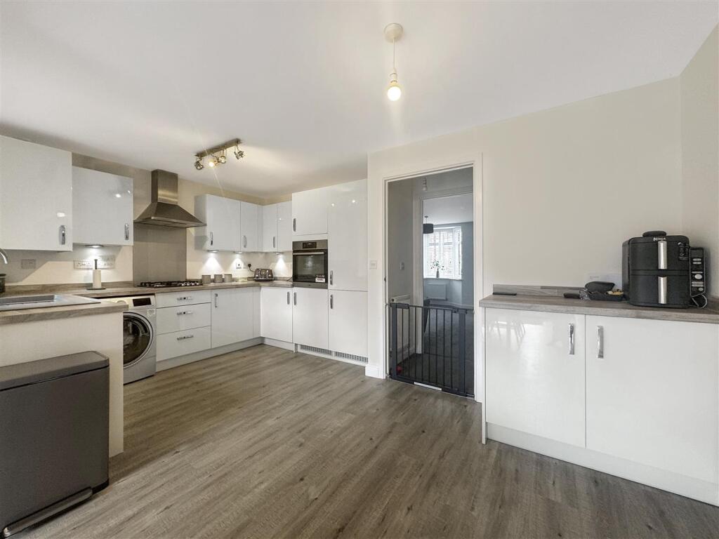 Hall Drive, Whetstone. - View 4