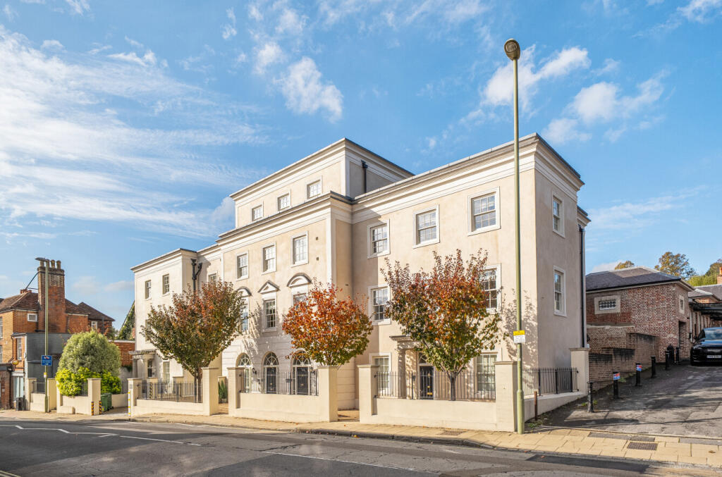 1-bed flat on St Cross Road, St. Cross, Winchester, Hampshire, SO23, £375,000