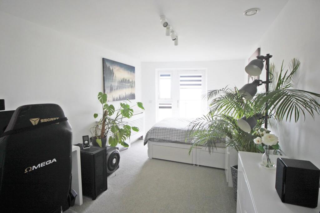 Apartment in Southampton - More