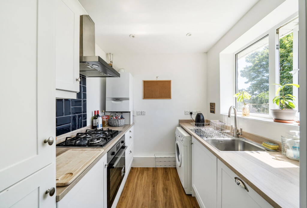 Apartment in Bath, West Hill Gardens, Westfield - View 4