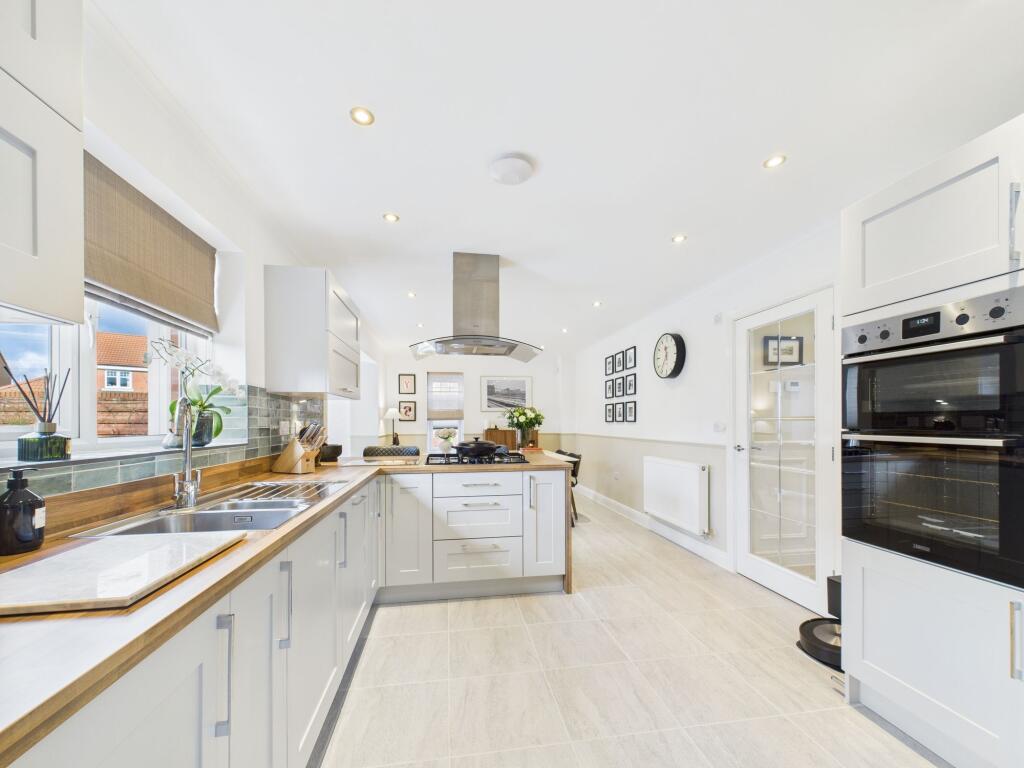 House in Goole, Carlton - More