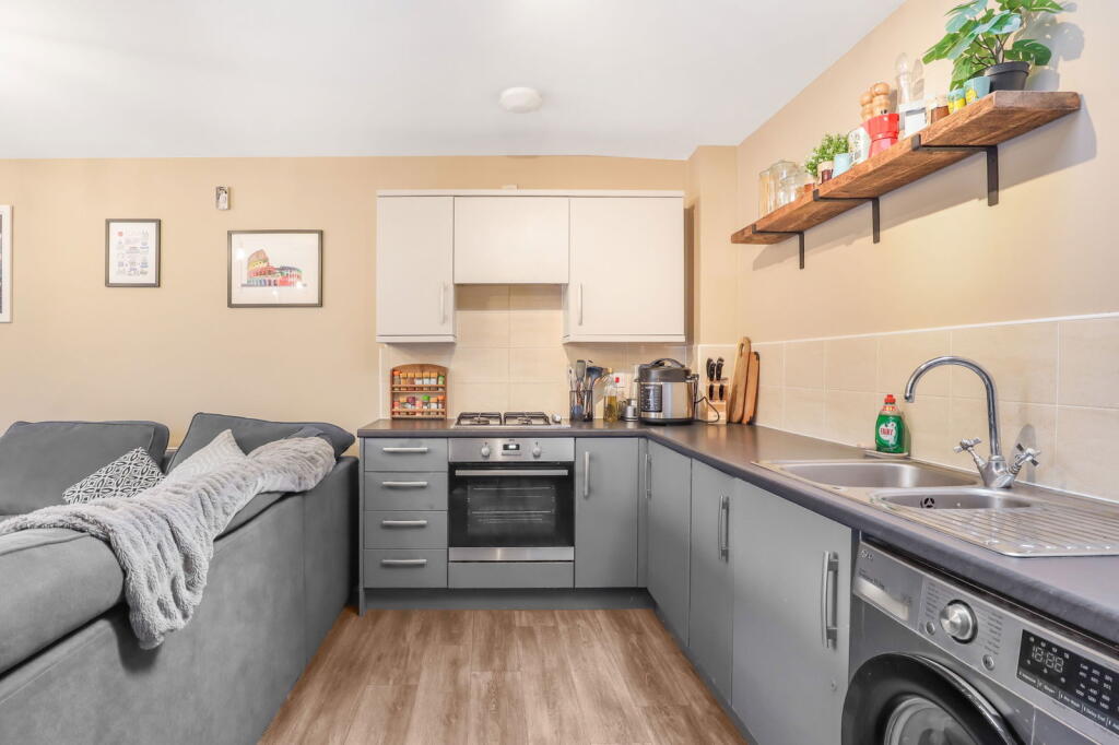 Marigold Road, Stratford-upon-avon, CV37 7DW photo 4