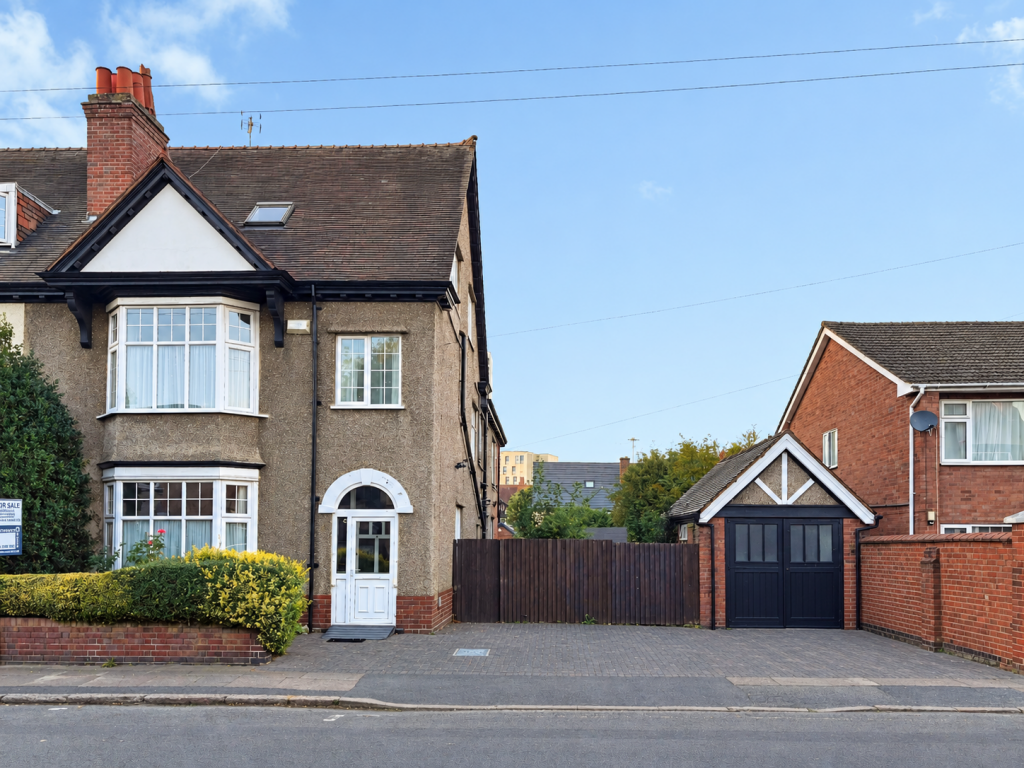 5-bed terraced on 14 Stoney Road, Cheylesmore, Coventry, West Midlands CV1 2NP, £380,000