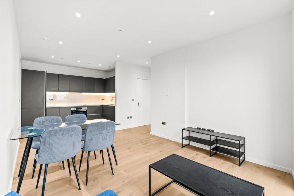 Apartment in Brighton - View 3