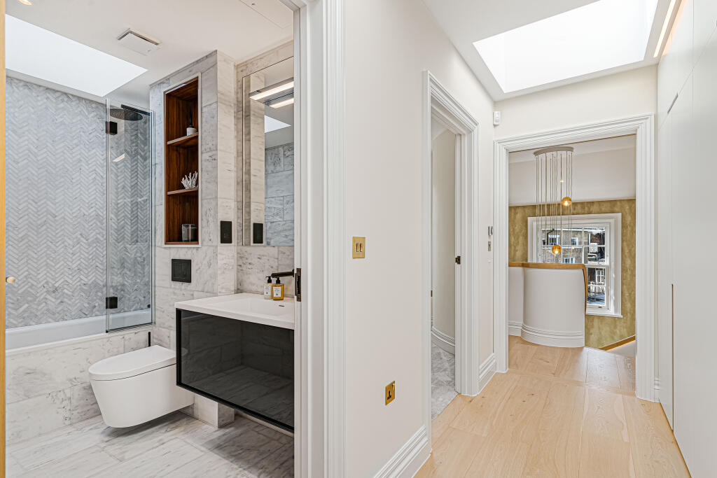 House in London - View 3