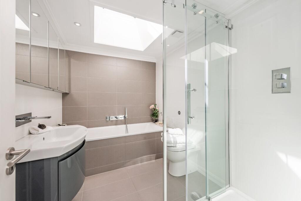 Apartment in London, Marylebone - More