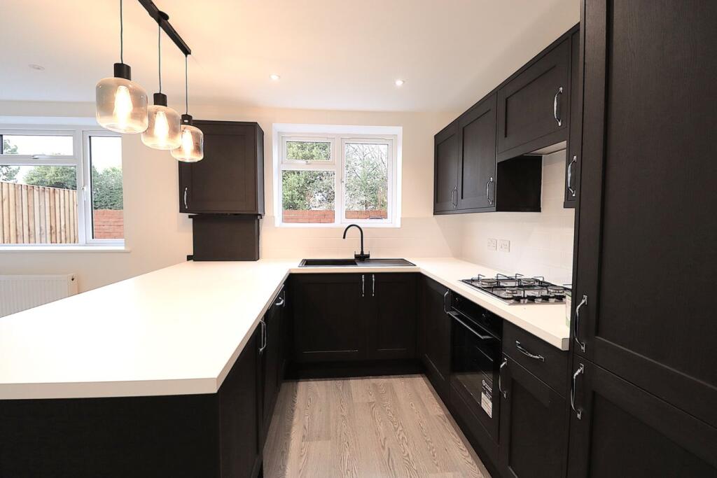 Apartment in Rushmoor, Cove West Heath, The Crescent - View 2