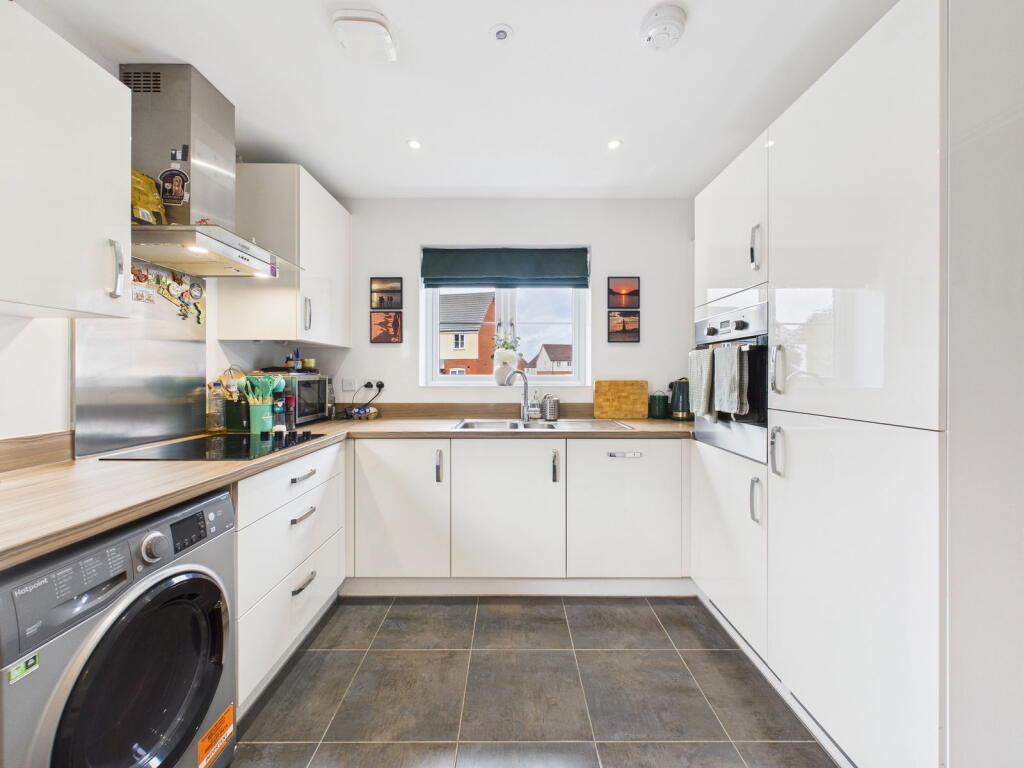Larkspur Drive, Calne photo 4