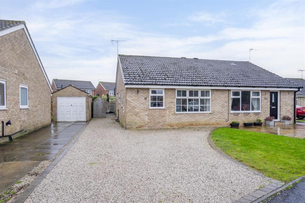 Main image of property: Thorncroft, Dunnington, York, YO19 5RW