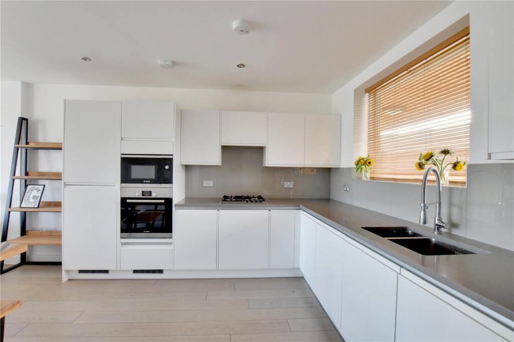 Apartment in London - View 3