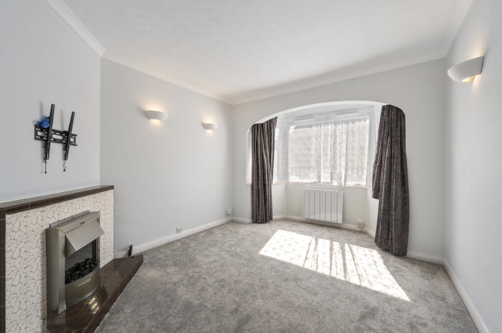 Main image of property: Glen Road, Chessington, KT9