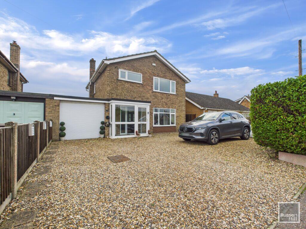 3-bed detached on Woodview Road, Easton, £385,000