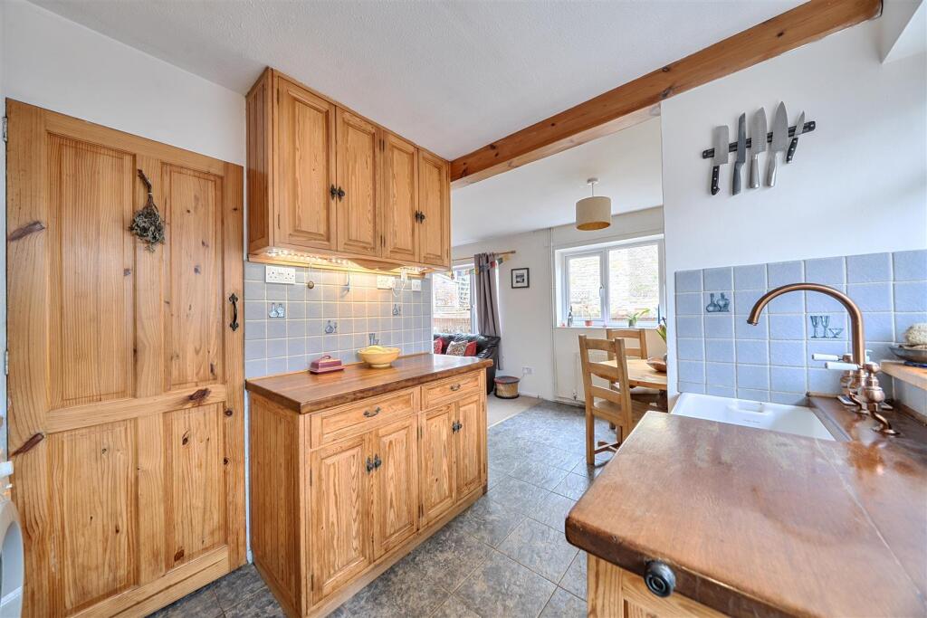 House in Yeovil, Somerset - View 4