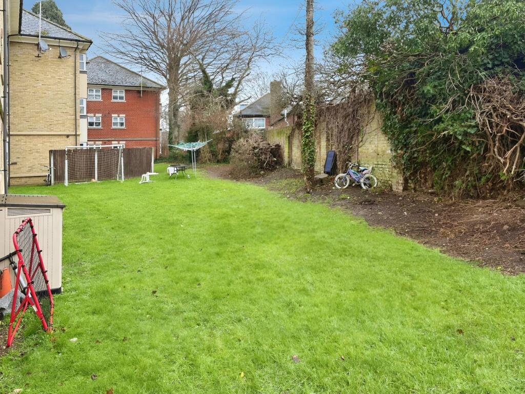 Apartment in Chelmsford - View 2