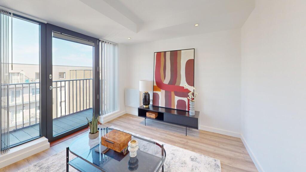 Apartment in Slough - More