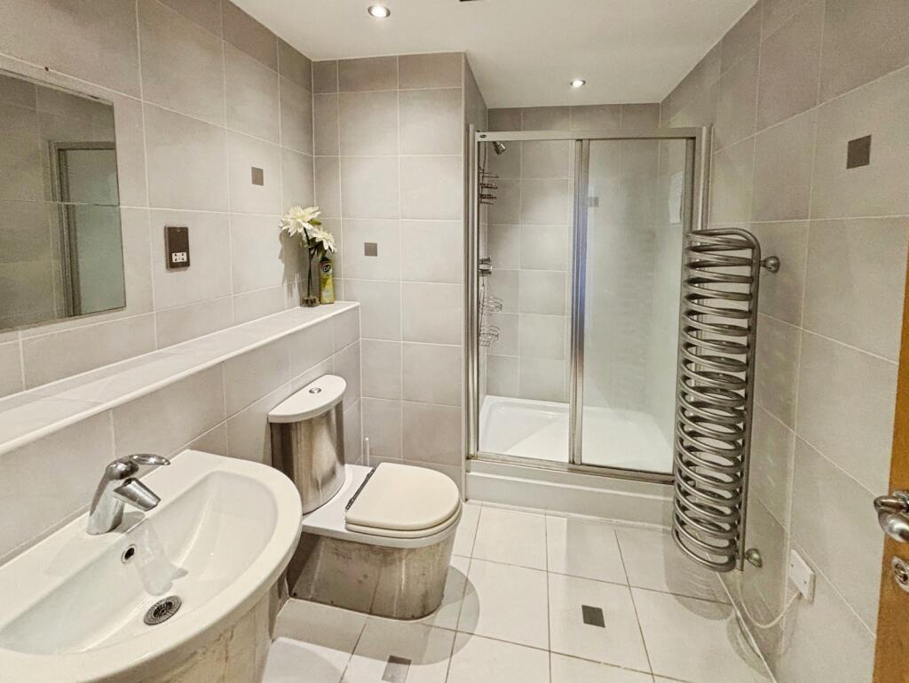 Apartment in Cardiff, Castle - View 5