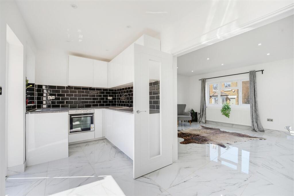 House in London - View 4
