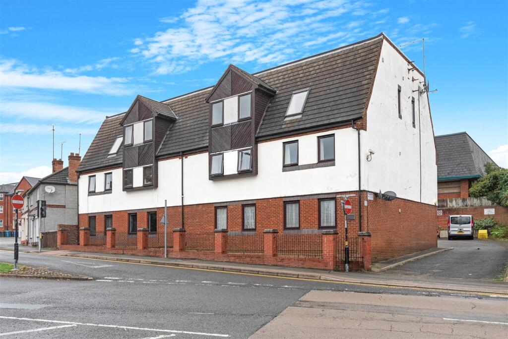 3 Bedroom Flat in NN16 8DY