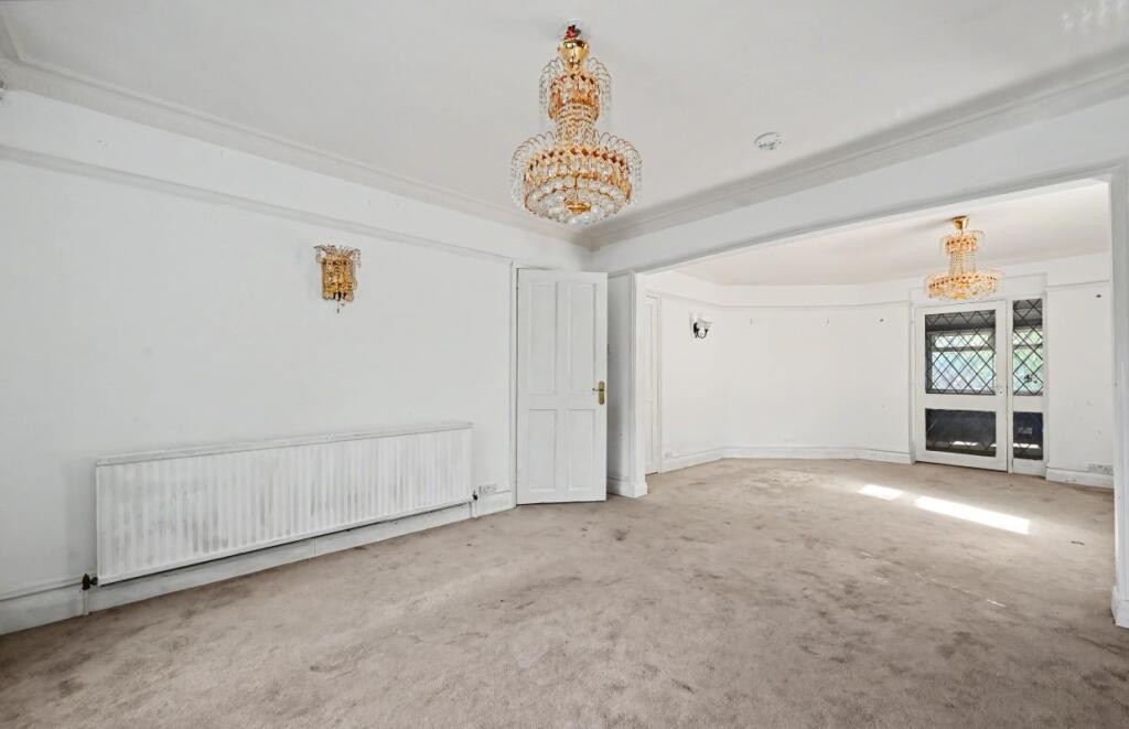 182 Reading Road, Woodley, Reading, Berkshire, RG5 3AA photo 4