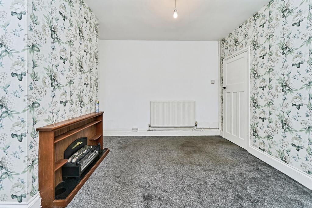 House in Walsall, West Midlands - View 4