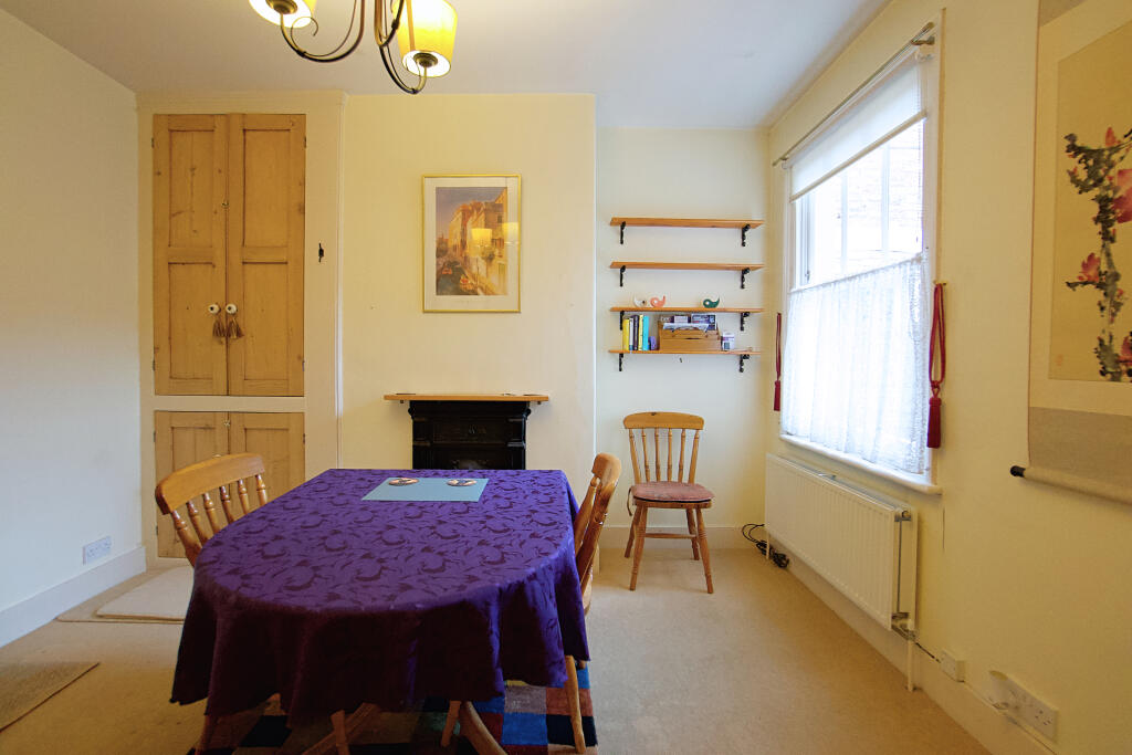House in Milton Keynes, Bedford - View 3
