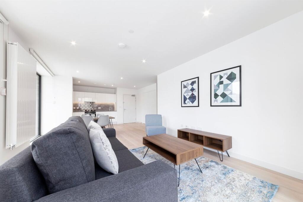 Clipper Street, Royal Wharf - View 5