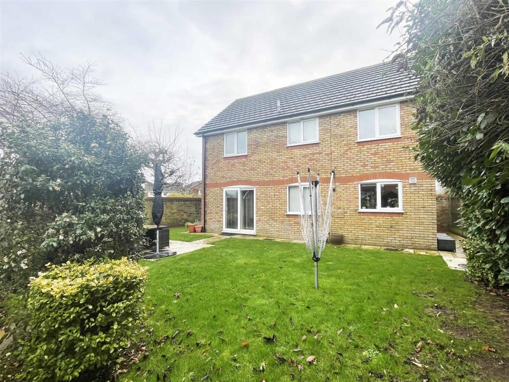Court Road, Broomfield, Chelmsford photo 2