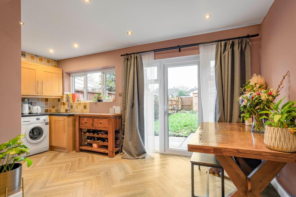 House in Leamington Spa, Lillington, Royal Leamington Spa - View 2