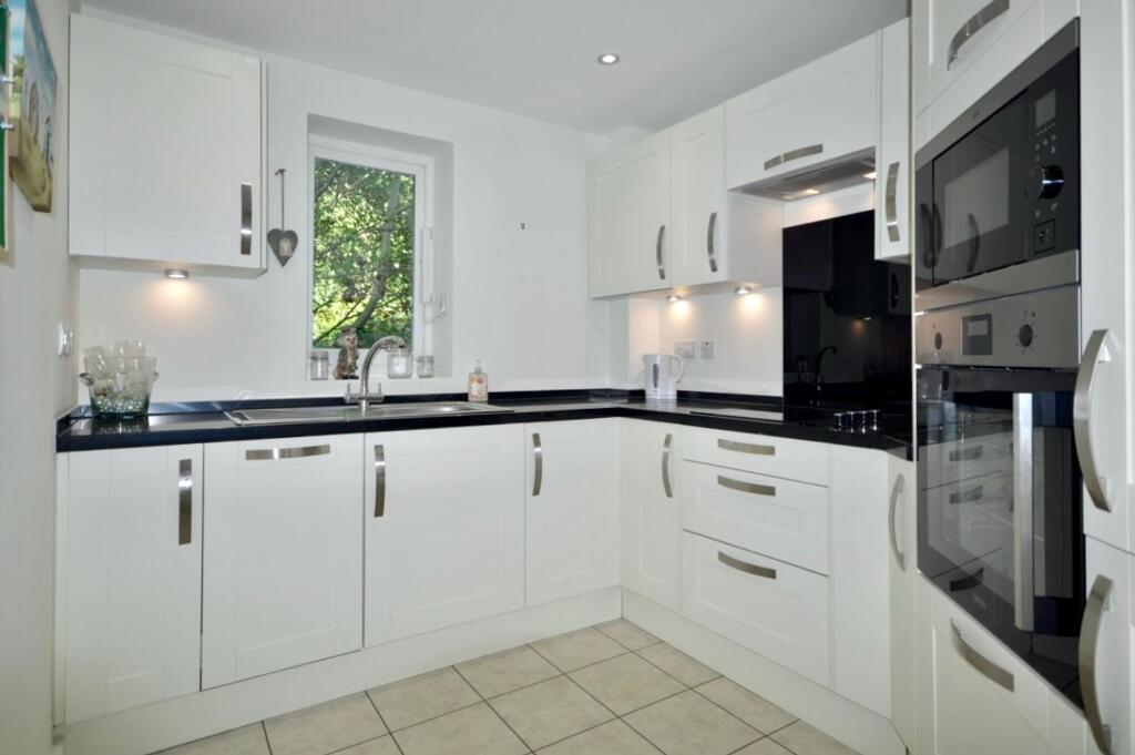Apartment in Stockport, Greater Manchester - View 4