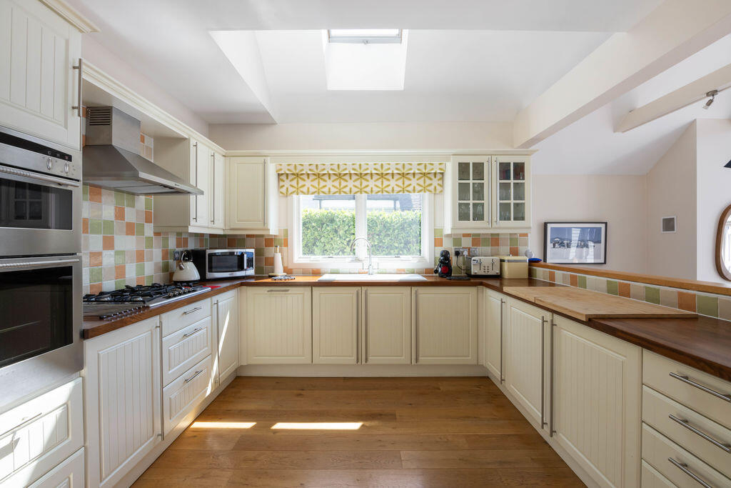 36 The Landings, South Cerney, Cirencester, GL7 5LU photo 4