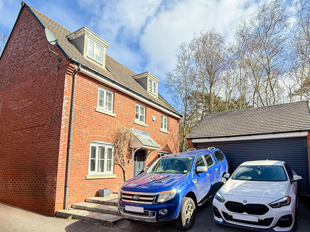 Main image of property: Brearley Close, Prenton, CH43