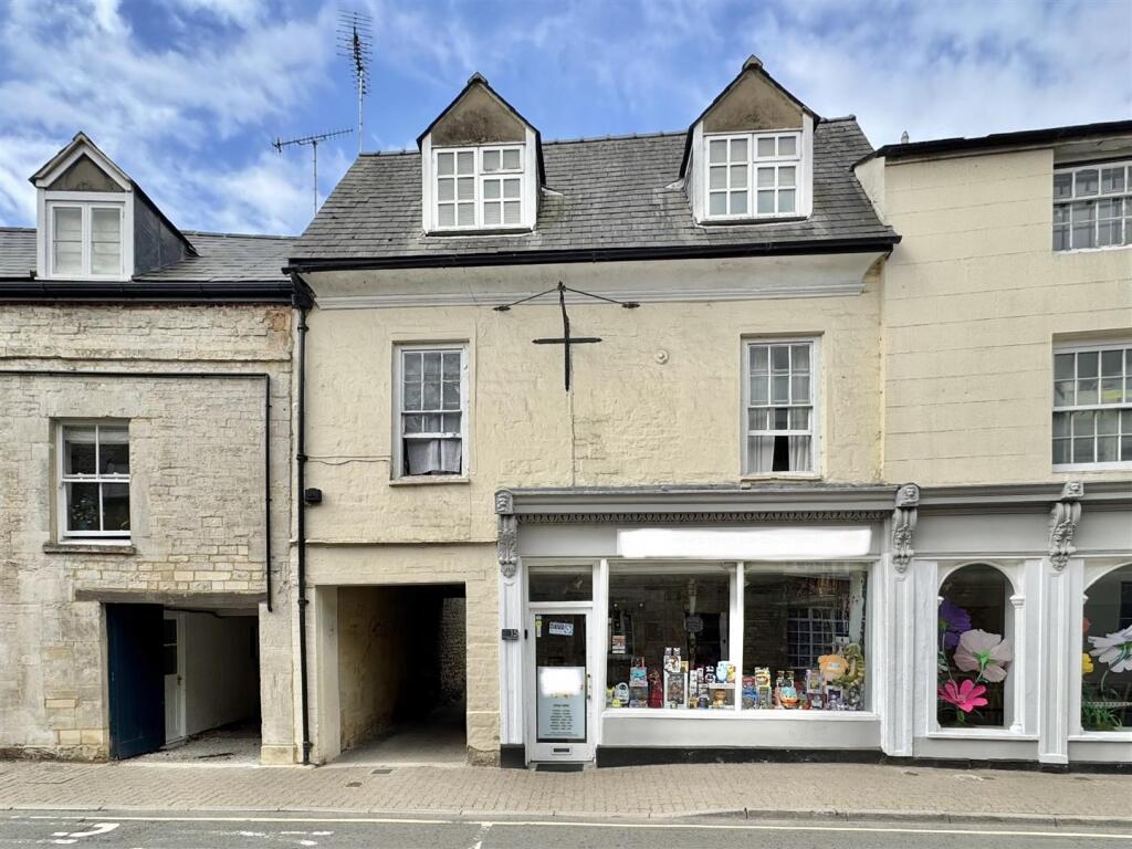 Central Cirencester photo 4