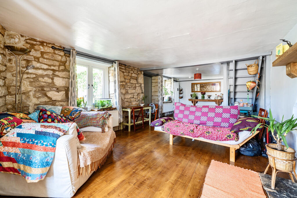 House in Stroud, Nailsworth - More