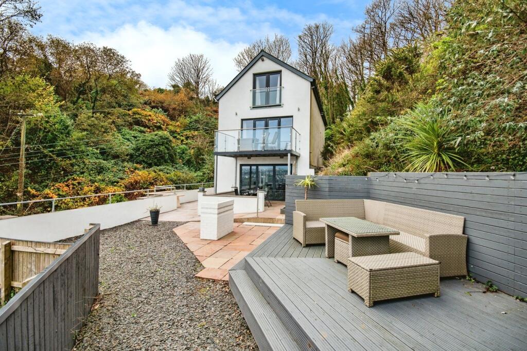 4-bed detached on Pantyrychen, Goodwick, SA64, £400,000