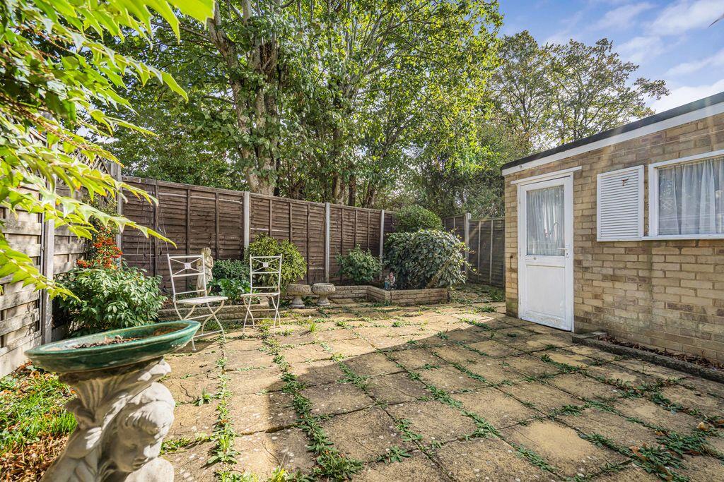 House in Milton Keynes, West Bletchley - View 5