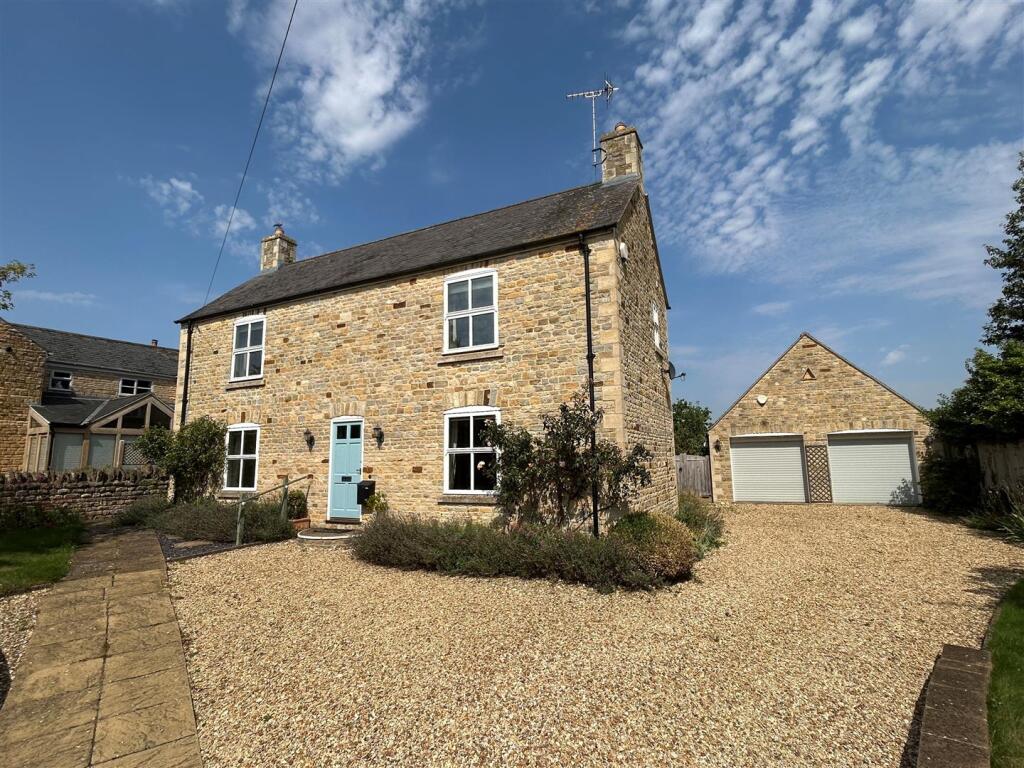 4-bed detached on Stamford Road, Barnack, Stamford, £750,000