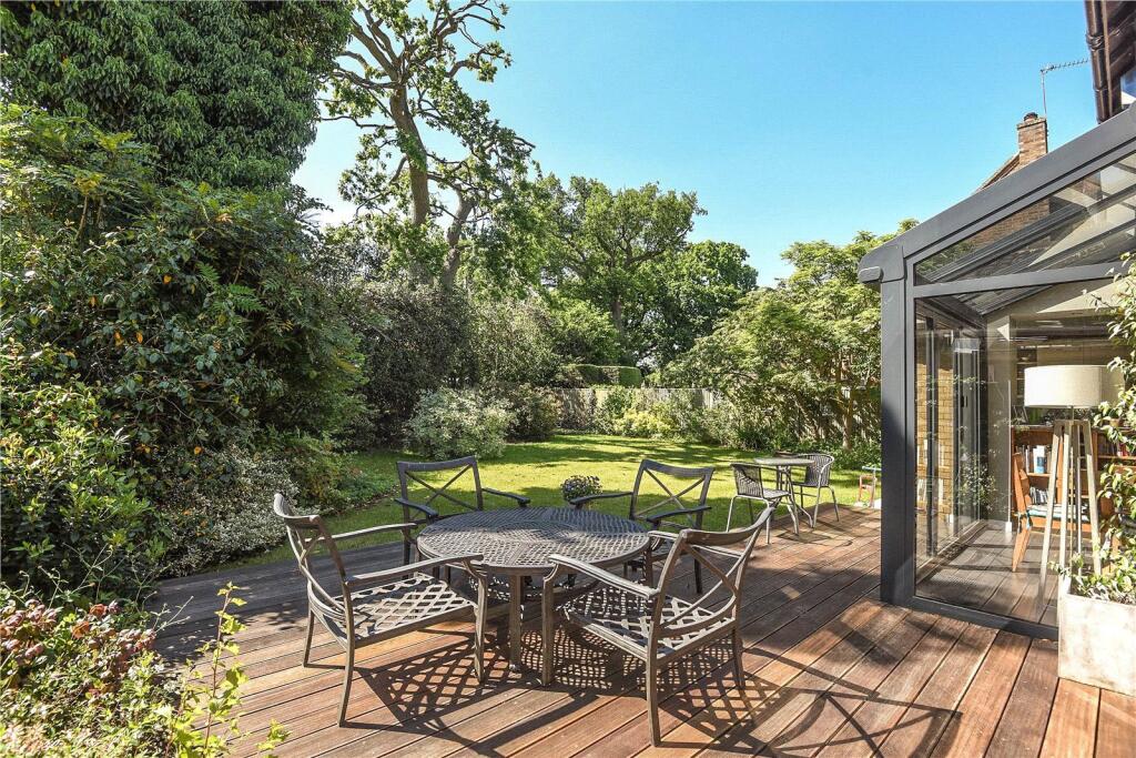 House in Wokingham - More
