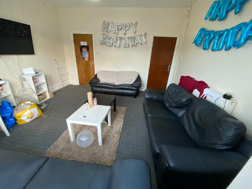 6 bedroom terraced house for rent