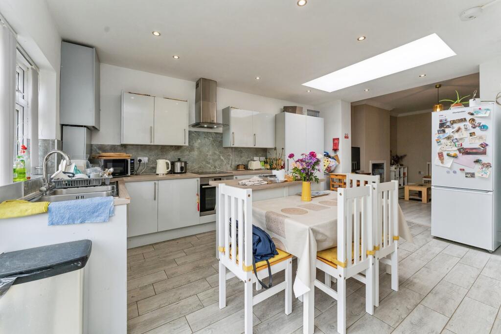 House in London, Bowes Park, Palmers Green - View 3