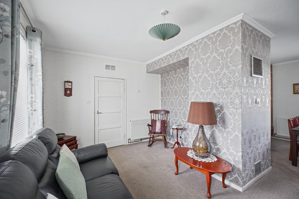 House in Glasgow, Rosshall, Crookston - More
