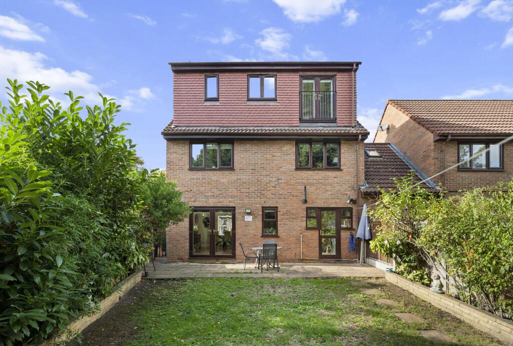 Avon Way,London,E18 photo 2