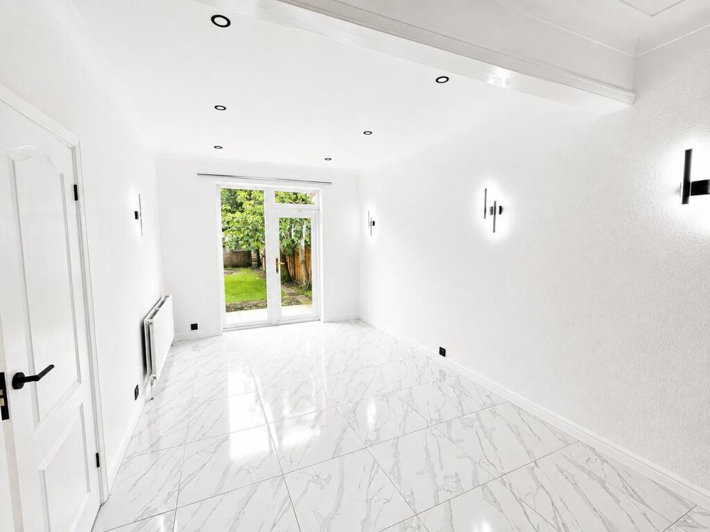 House in Ilford - View 3