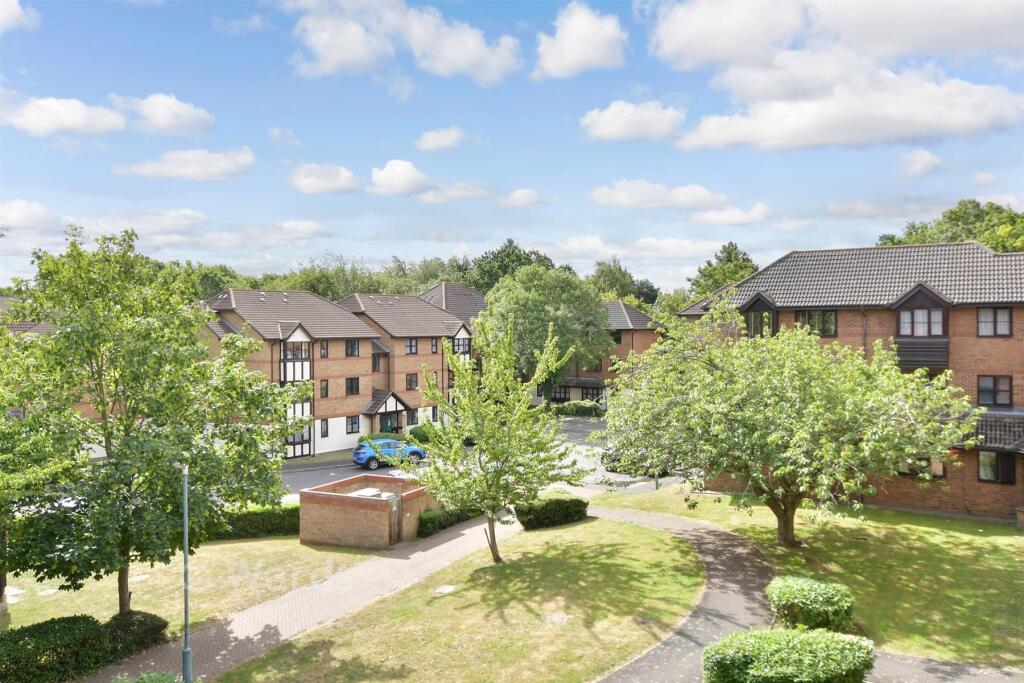 Apartment in Dartford, Kent - View 4