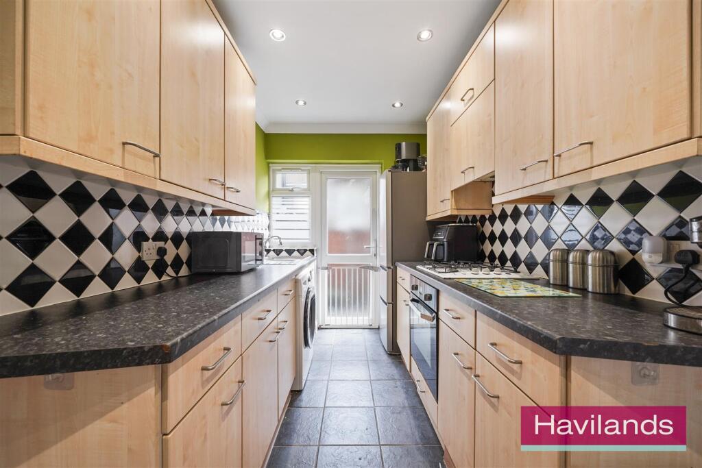 Apartment in London, Winchmore Hill, Edmonton - View 4