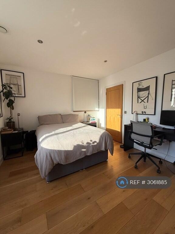 Apartment in London - More