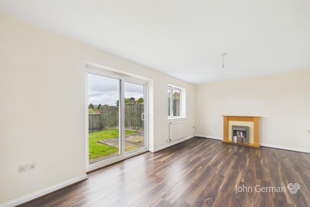 St. Oswalds Crescent, Ashbourne photo 2