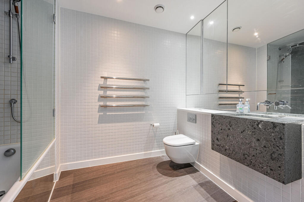 Apartment in London - More
