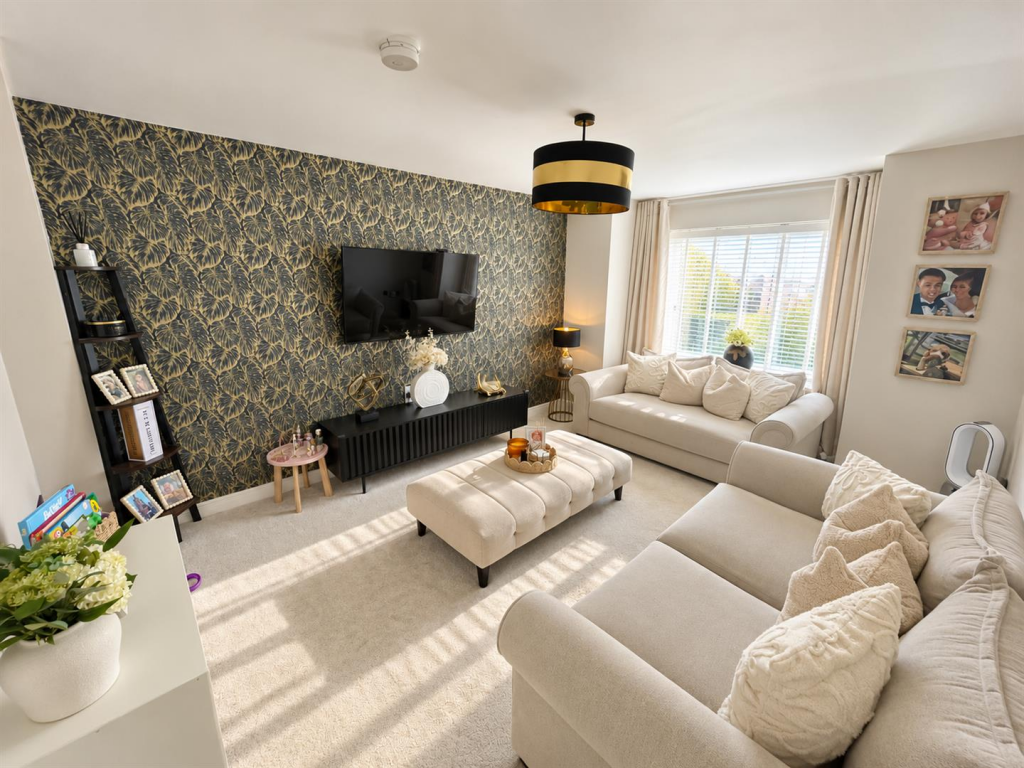 Hay Meadow Avenue, Upton, Wirral photo 4